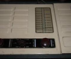 VIDOR Mains/Batt Valve Radio