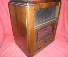 HMV Model 494 Vintage Radio
