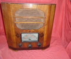 ULTRA Model 116 Valve Radio