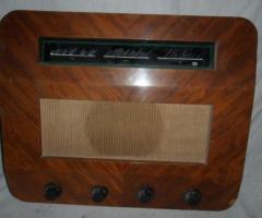 MURPHY Model A122M Valve Radio