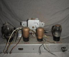 Vintage Valve Battery Radio Chassis. Make Unknown