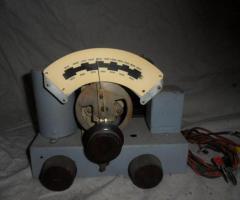 Vintage Battery powered Valve Radio