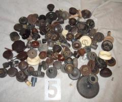 Quantity of Vintage Radio Knobs